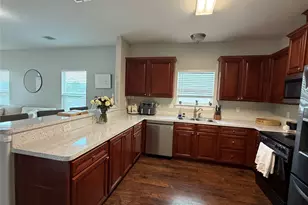 1130 10th St, Dickinson, TX 77539 - Photo 9