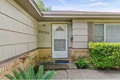5532 Meadow Creek Lane, Houston, TX 77017 - Photo 7