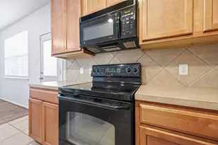 31 Wickerdale Pl, The Woodlands, TX 77382 - Photo 11