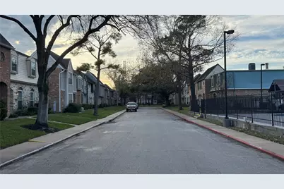 11002 Hammerly Boulevard #169, Houston, TX 77043 - Photo 3