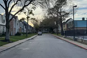 11002 Hammerly Blvd, Houston, TX 77043 - Photo 3