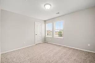 13211 Barrington Oaks Cir, Houston, TX 77044 - Photo 15