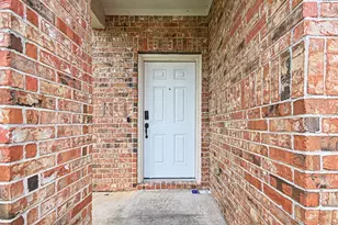 13211 Barrington Oaks Cir, Houston, TX 77044 - Photo 3