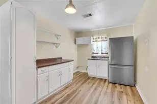 322 N Logan St, Texas City, TX 77590 - Photo 15