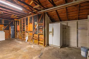 322 N Logan St, Texas City, TX 77590 - Photo 25