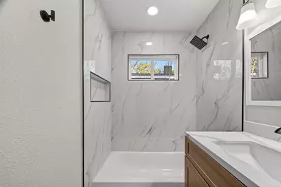 5707 Lyndhurst Drive, Houston, TX 77033 - Photo 31