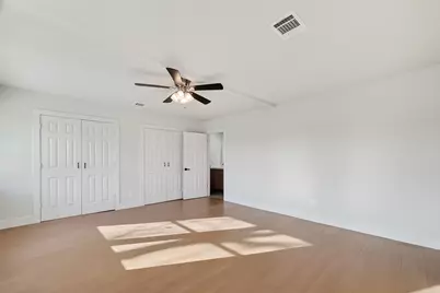 5707 Lyndhurst Drive, Houston, TX 77033 - Photo 17