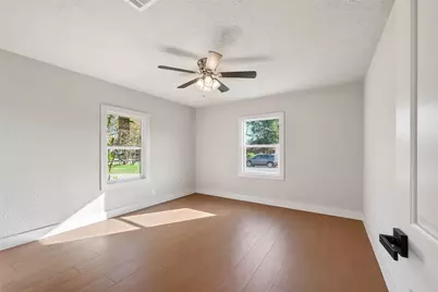 5707 Lyndhurst Drive, Houston, TX 77033 - Photo 25