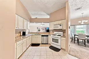 807 Highland Woods Dr, Highlands, TX 77562 - Photo 13