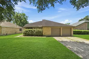 807 Highland Woods Dr, Highlands, TX 77562 - Photo 1