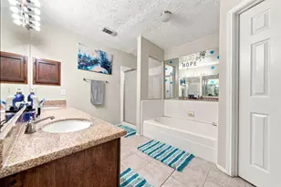 807 Highland Woods Dr, Highlands, TX 77562 - Photo 11