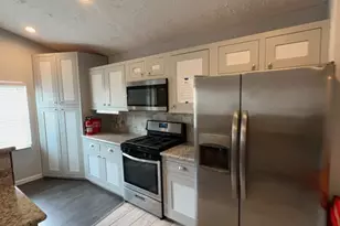 306 Flora Vista Dr, Houston, TX 77598 - Photo 9