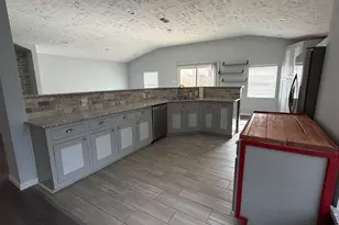 306 Flora Vista Dr, Houston, TX 77598 - Photo 5