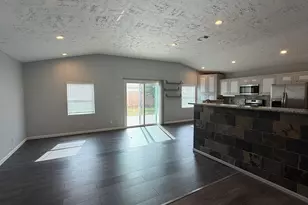 306 Flora Vista Dr, Houston, TX 77598 - Photo 5