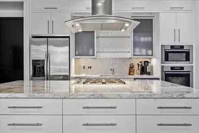 1600 Post Oak Boulevard #1007, Houston, TX 77056 - Photo 7