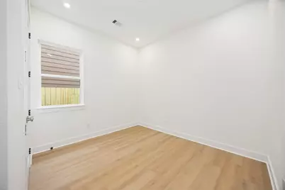 422 E 41 Street, Houston, TX 77022 - Photo 17