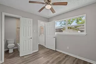 310 Windward Dr, League City, TX 77573 - Photo 5