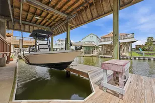 223 Kona Dr, Tiki Island, TX 77554 - Photo 33