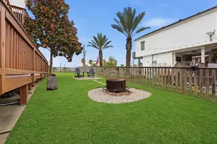 223 Kona Dr, Tiki Island, TX 77554 - Photo 41