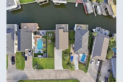 223 Kona Drive, Tiki Island, TX 77554 - Photo 43