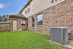 910 S Chamfer Way, Crosby, TX 77532 - Photo 11