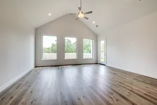 369 Covey Ln, Sealy, TX 77474 - Photo 17