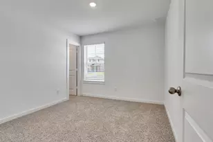 9011 Serene Haven Ln, Iowa Colony, TX 77583 - Photo 11