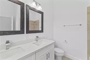 7805 Farnsworth St, Houston, TX 77022 - Photo 15