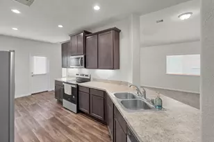 398 Shoreview Dr, Conroe, TX 77303 - Photo 11