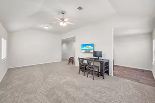 398 Shoreview Dr, Conroe, TX 77303 - Photo 9