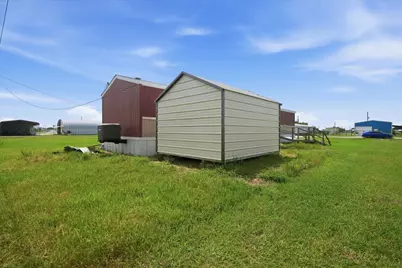 1006 W Toledo Street, Seadrift, TX 77983 - Photo 5