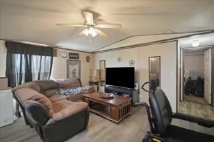 1006 W Toledo St, Seadrift, TX 77983 - Photo 11