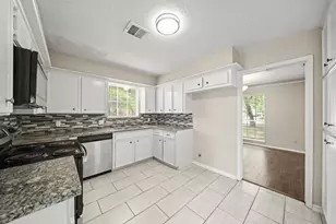 1123 Marne Ln, Houston, TX 77090 - Photo 9