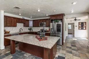 1280 Cherokee Ln, Beaumont, TX 77702 - Photo 11
