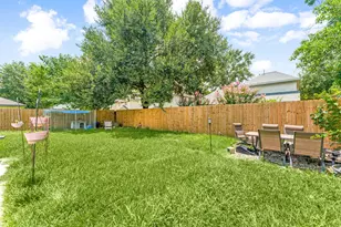 327 Brompton Ct, Highlands, TX 77562 - Photo 17