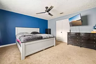 327 Brompton Ct, Highlands, TX 77562 - Photo 9