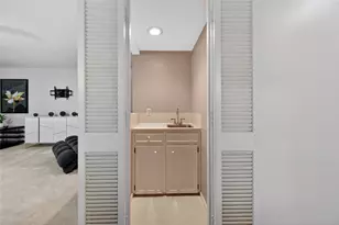 14724 Perthshire Rd, Houston, TX 77079 - Photo 15