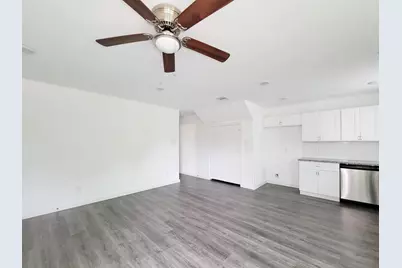 8122 Sterling Shire Street #B, Houston, TX 77078 - Photo 9