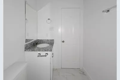 8122 Sterling Shire Street #B, Houston, TX 77078 - Photo 21