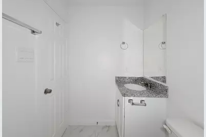 8122 Sterling Shire Street #B, Houston, TX 77078 - Photo 19