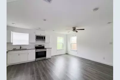 8122 Sterling Shire Street #B, Houston, TX 77078 - Photo 3