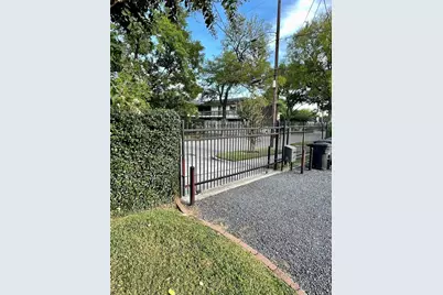 4630 Clay Street #4, Houston, TX 77023 - Photo 15