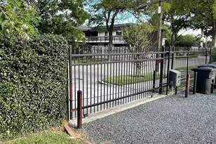 4630 Clay St, Houston, TX 77023 - Photo 15