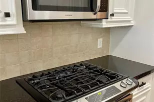 4630 Clay St, Houston, TX 77023 - Photo 7