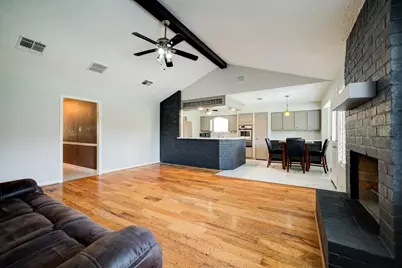 12126 Meadowhollow Drive, Stafford, TX 77477 - Photo 7
