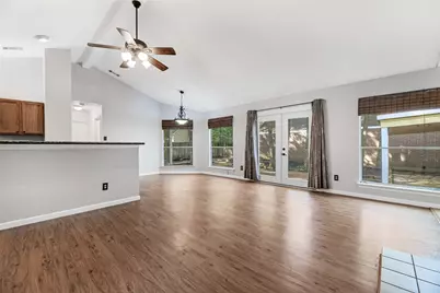 15 Tulip Hill Court, The Woodlands, TX 77380 - Photo 3