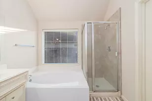 9815 Ryans Park Ln, Houston, TX 77089 - Photo 13