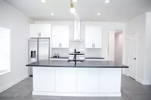 8309 John St, Houston, TX 77012 - Photo 7