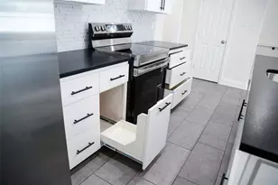 8309 John St, Houston, TX 77012 - Photo 9
