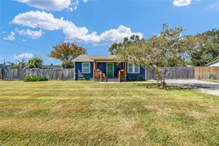 428 S Lazy Ln, Clute, TX 77531 - Photo 1